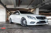 ���� ������� Vossen: Mercedes E-Class �� ������ Vossen VPS-310T
