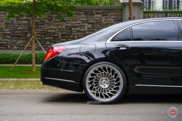 Mercedes S-Class на дисках Vossen ML-R2 Mercedes S-Class на дисках Vossen ML-R2
